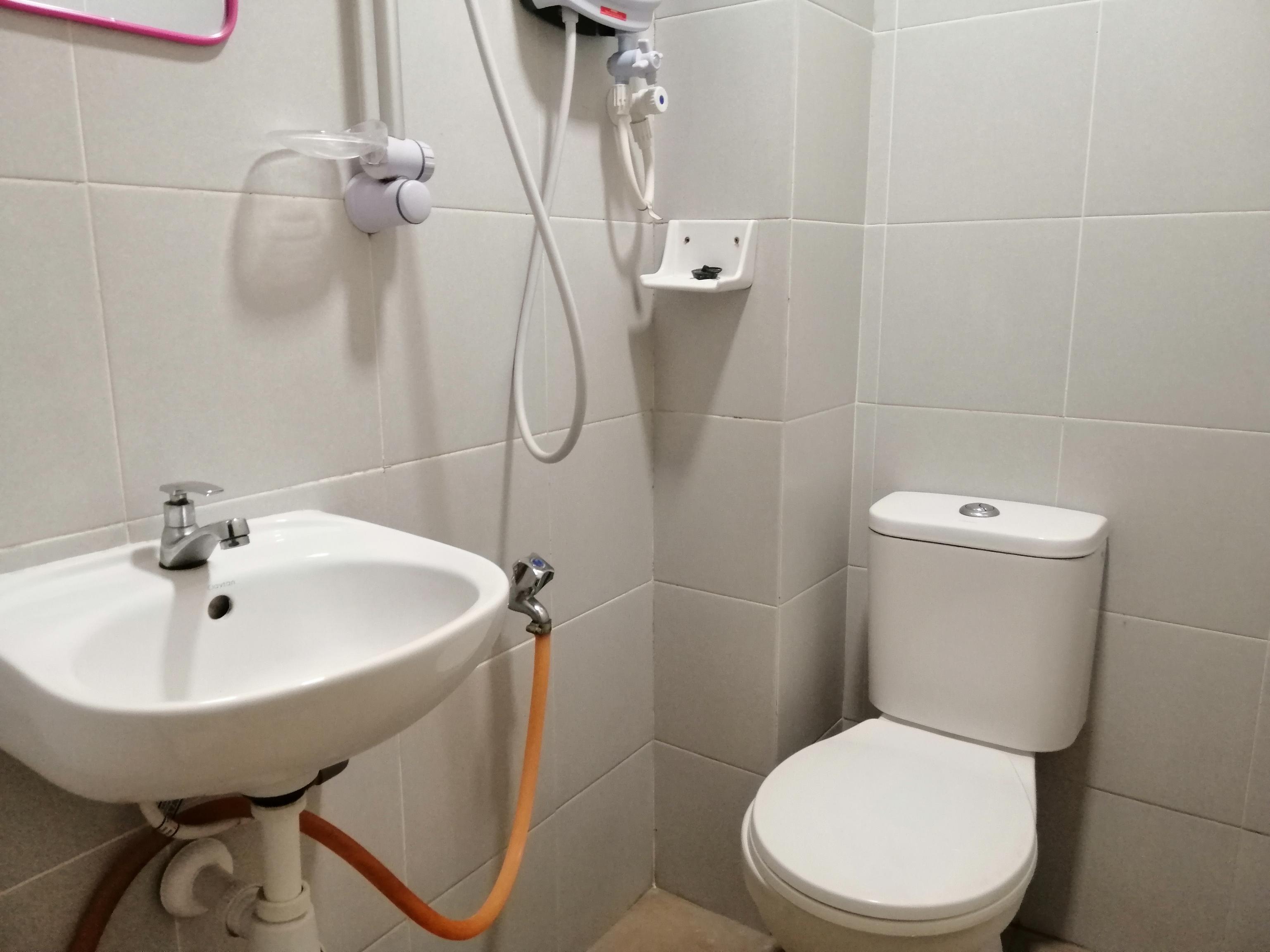 OYO 89985 Js Hotel Johor Bahru Buitenkant foto