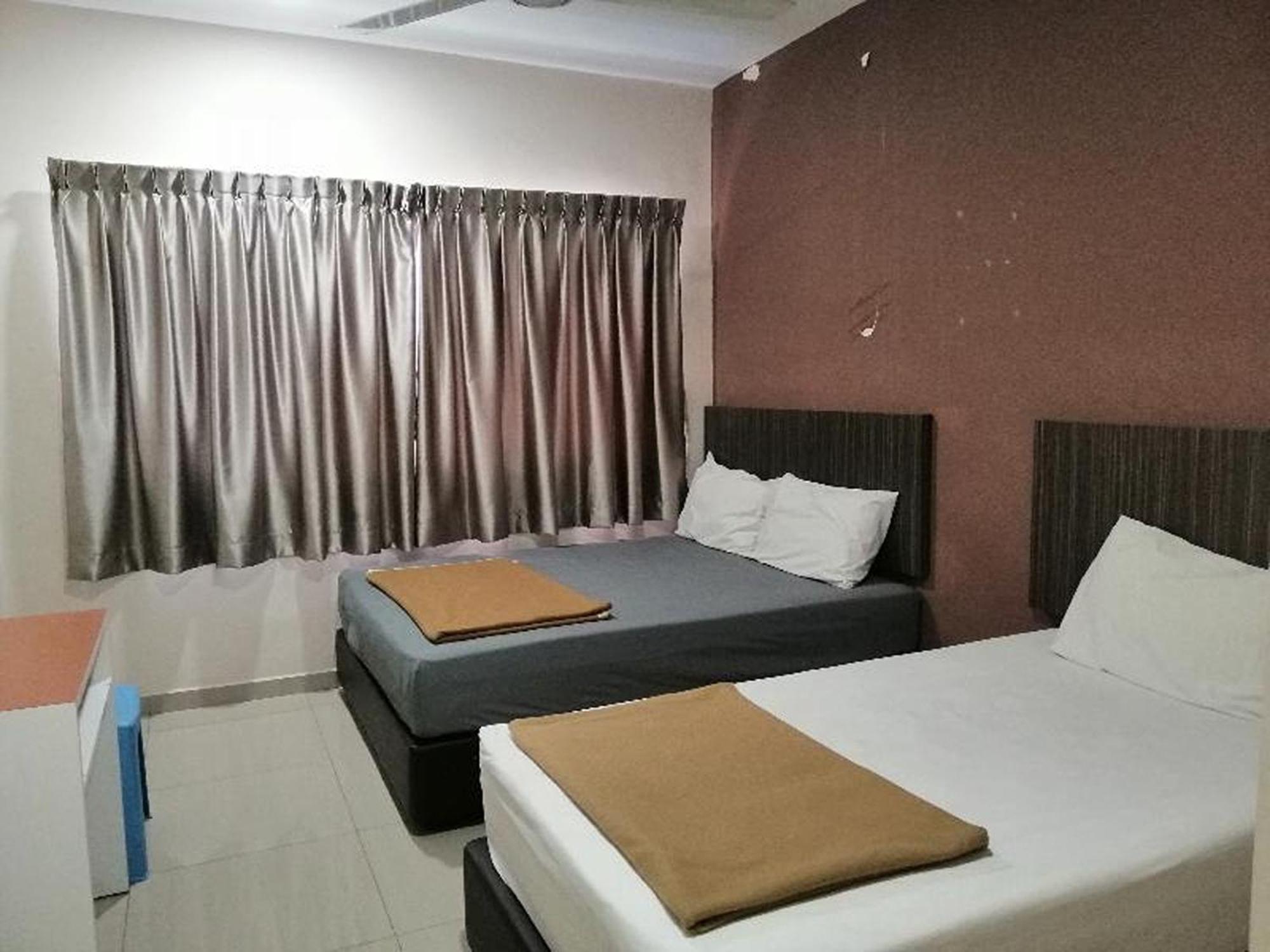 OYO 89985 Js Hotel Johor Bahru Buitenkant foto