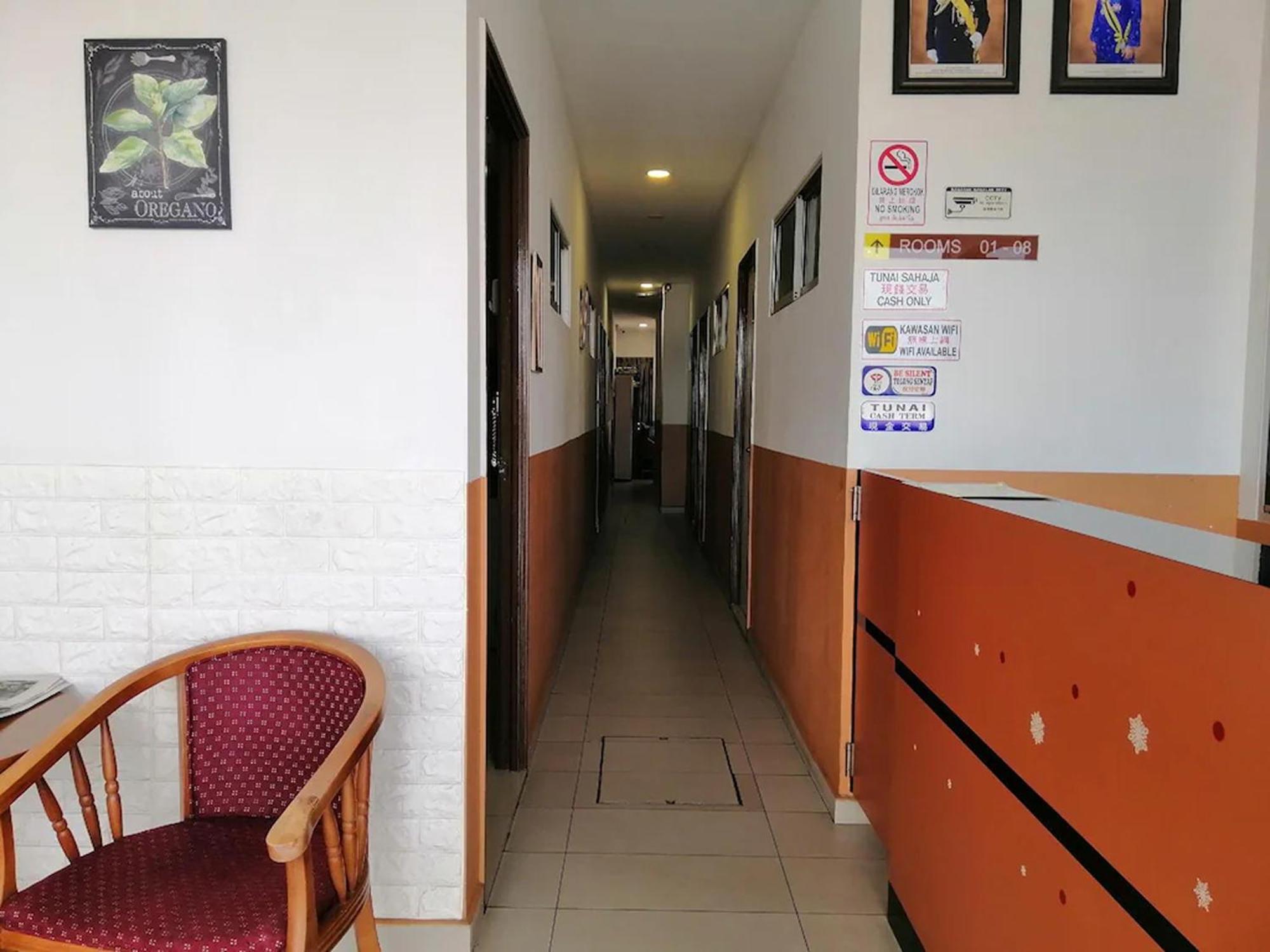 OYO 89985 Js Hotel Johor Bahru Buitenkant foto
